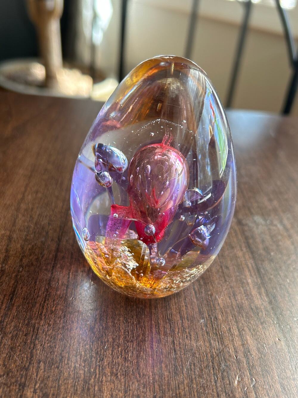 Vintage egg shaped hand-blown art glass paperweight pink gold bubbles